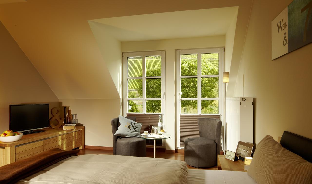Wein- & Tafelhaus Hotel ทริทเท็นไฮม์ ภายนอก รูปภาพ